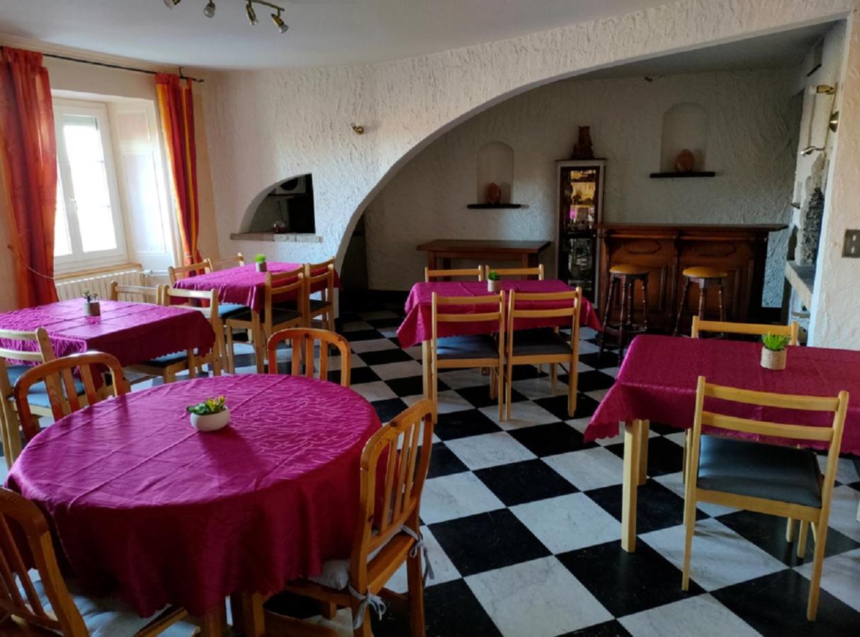 Hotel Les Remparts Nozeroy Εξωτερικό φωτογραφία